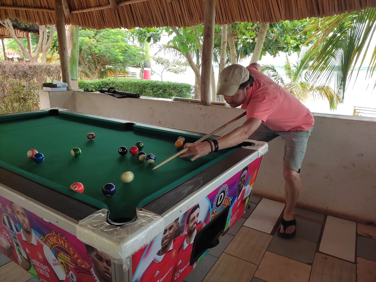 Coconut Beach — Pooltabel with Robert