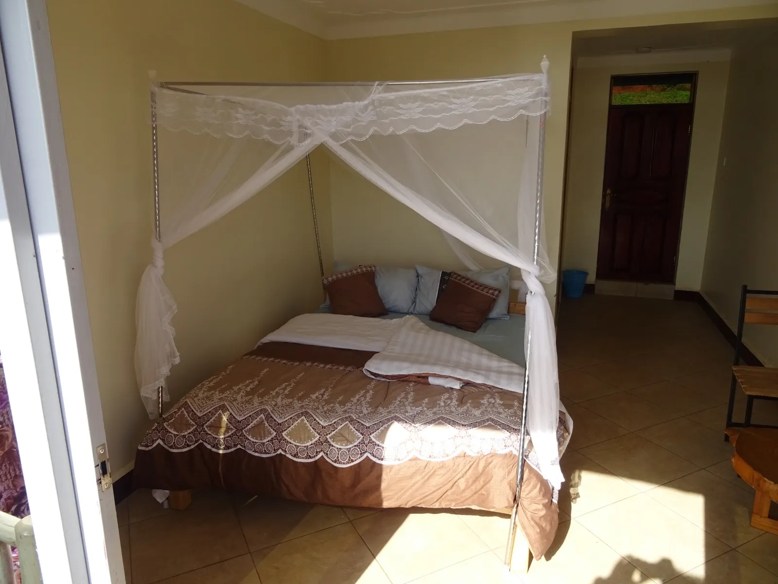 Coconut Beach — Rooms